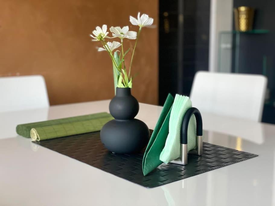 Lovely 1-Bedroom Apartament With Free Parking Sofia Esterno foto