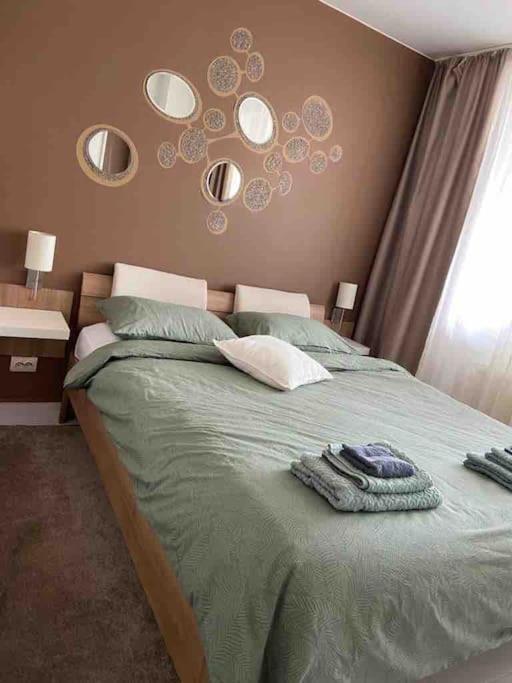 Lovely 1-Bedroom Apartament With Free Parking Sofia Esterno foto