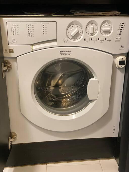 Lovely 1-Bedroom Apartament With Free Parking Sofia Esterno foto