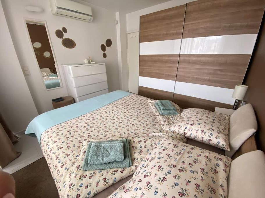 Lovely 1-Bedroom Apartament With Free Parking Sofia Esterno foto
