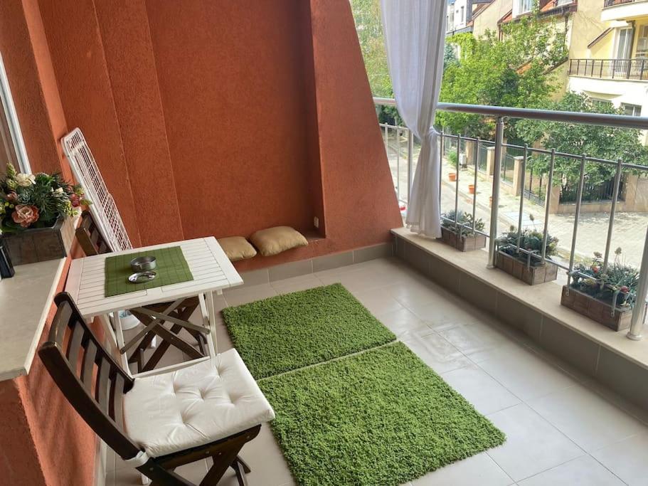 Lovely 1-Bedroom Apartament With Free Parking Sofia Esterno foto